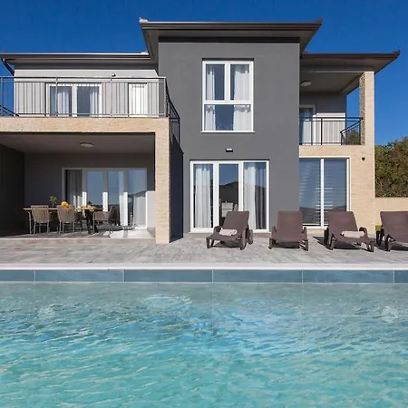 Megi Quiet Village Near Labin *